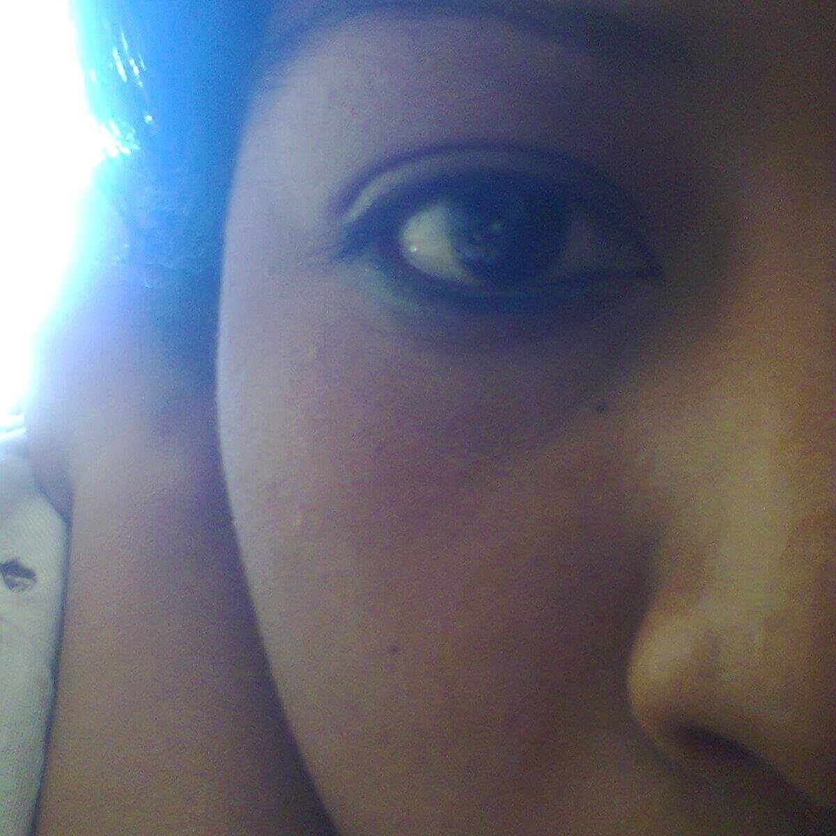 yas_jd's profile picture. Licenciada en derecho, experta en  dibujar una vida soñada, amante de la vida, y tía de la niña mas traviesa y adorable niña.