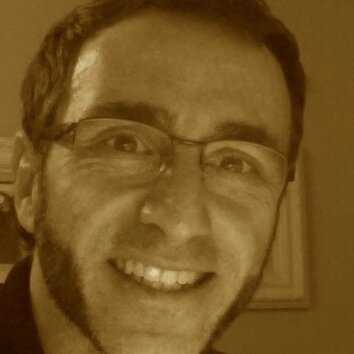 International Relations and Political Science specialist.
