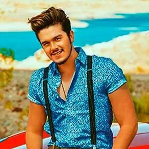 Seu Sinais Deixando Meu Coracao Cada Dia Este Amor Nasce Dentro De Mim Me Faz Amar Vc Meu Supre Heroi  Meu @luansantana. Fã desde 23/02/2010.