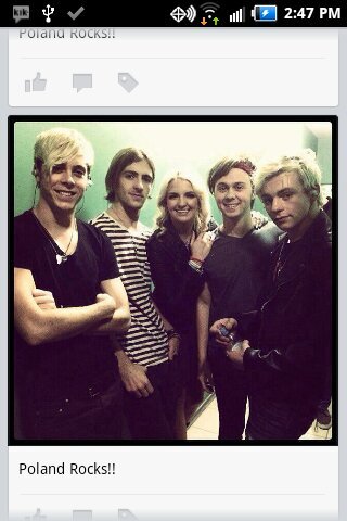 I want to be the change and do what i love... and meet R5! Fanpage for R5 (R5Family) and to talk to anyone that needs stuff off their shoulders!