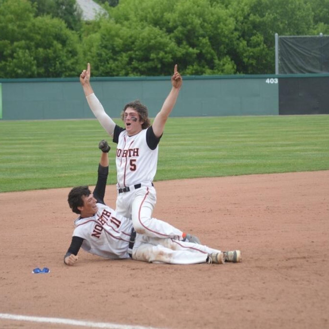 Foxycoxyroxy's profile picture. 