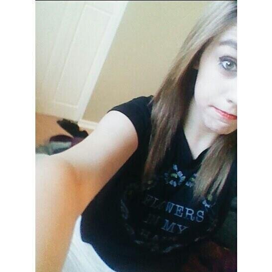 sydney_daye_'s profile picture. ||☛Sydney☚||♫♡BVB ♡ PTV ♡ SWS ♡ ETF♡ AA♡♫||kik me maybe? sydneydaye||other social media just ask||throw your dildo in a grave, party up and start a rave||