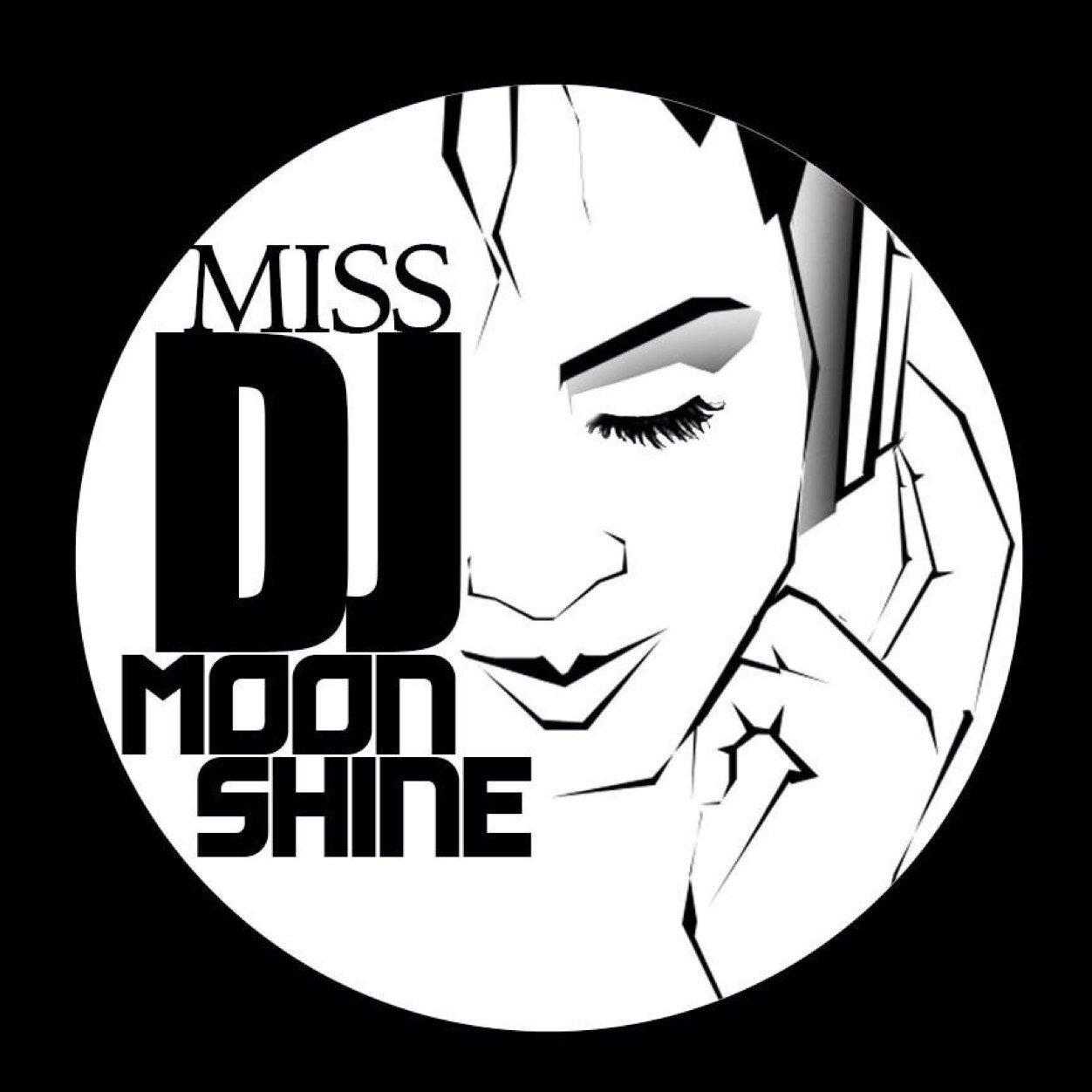 Im an inspiring DJ who is always looking for new opportunity. For booking info hit me at missdjmoonshine@yahoo.com #UTHOUGHTUTHOUGHTNTHENTHEREWASSOMEMORESHINE