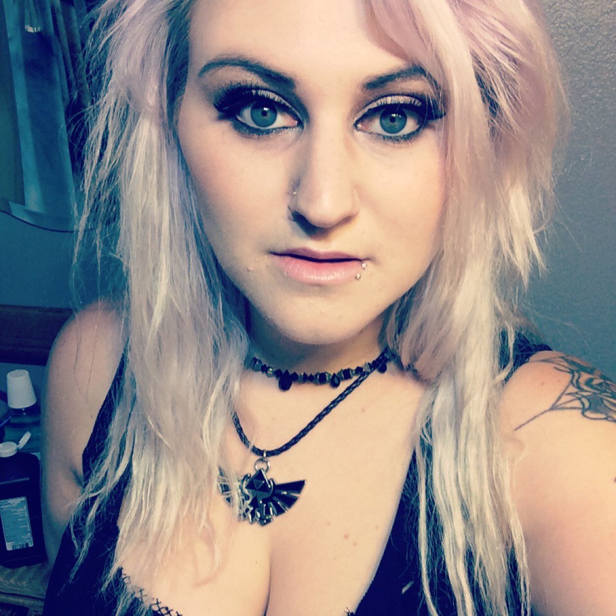 xmotherxbrutalx's profile picture. 23 yrs of exsistance.Mother.live and breathe METAL \m/. PC gamer.I'm not here to be cute. MUA and hair for SD
