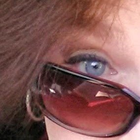 heatherloohoo's profile picture. No apologies. Judge me if you must. Better to just walk on by . . .