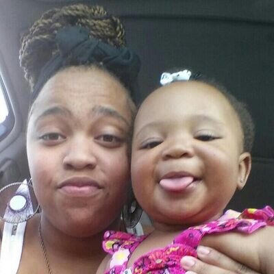 IM 21 YEARS YOUNG,, IM A MOTHER OF A BEAUTIFUL BABY GIRL NAME HARMONIE' ,, CLASS OF 201O