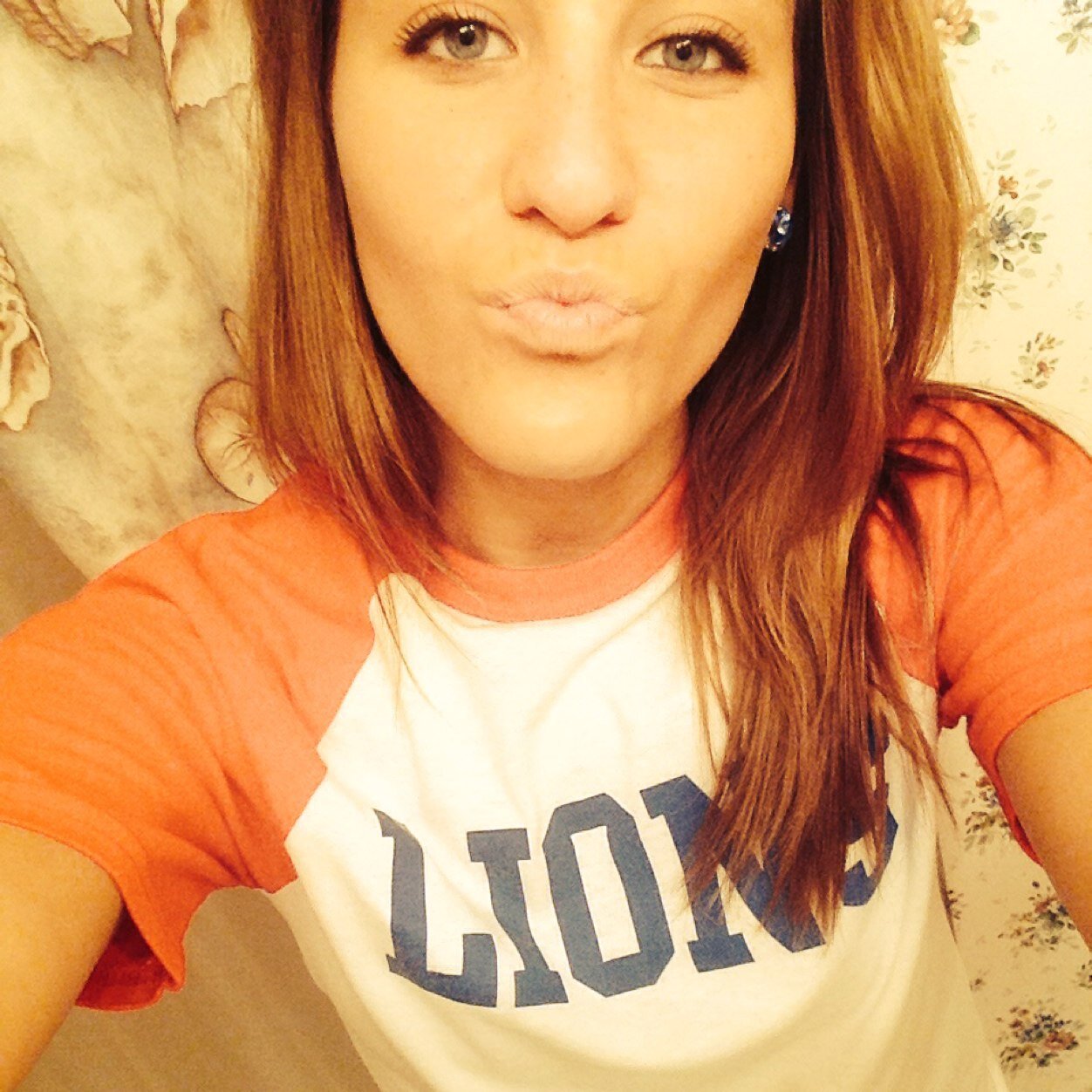 austinsgirl32's profile picture. Single i guess.  Junior @ MHS. Softball is the life for me. ⚾️ Hunting & fishingg are my passions.