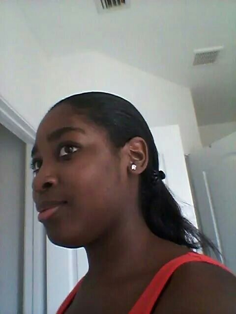 SWulliams's profile picture. y cant I find a. man who. can .love. me.