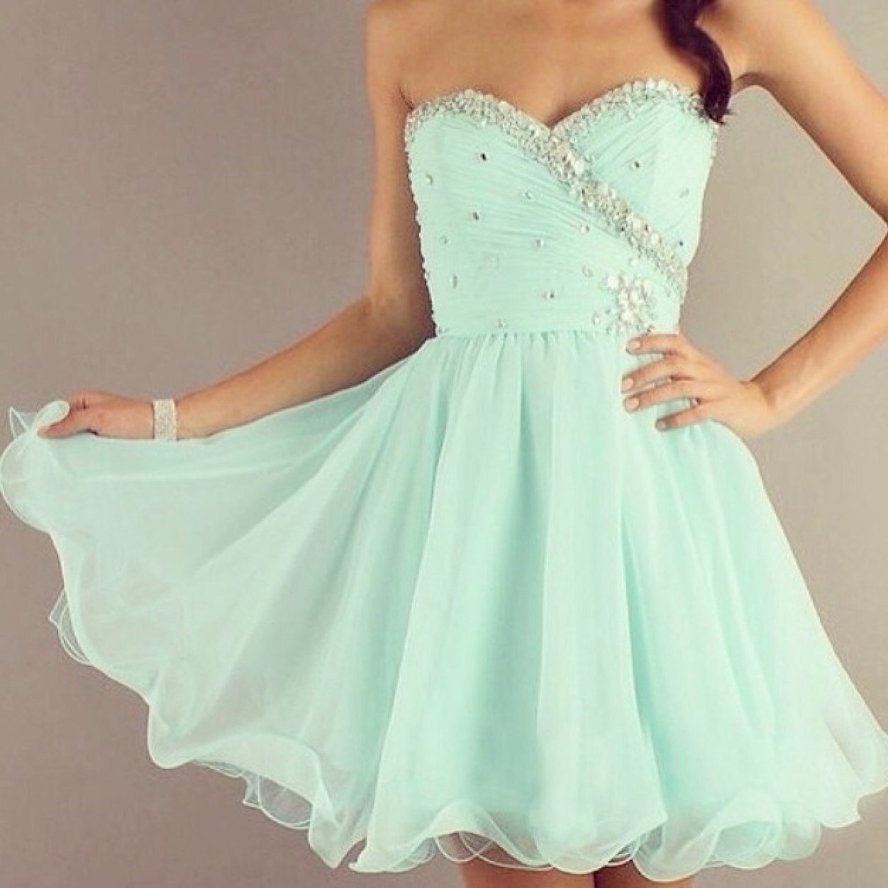 mintyoutfits's profile picture. minty posts
**not my pics**