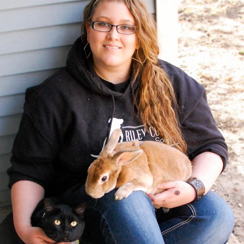 Im Jamie & am Animal Science Grad. I'm also an Exotics Foster/ Adoption Coordinator for The Riley County Humane Society & a state of KS licensed foster.