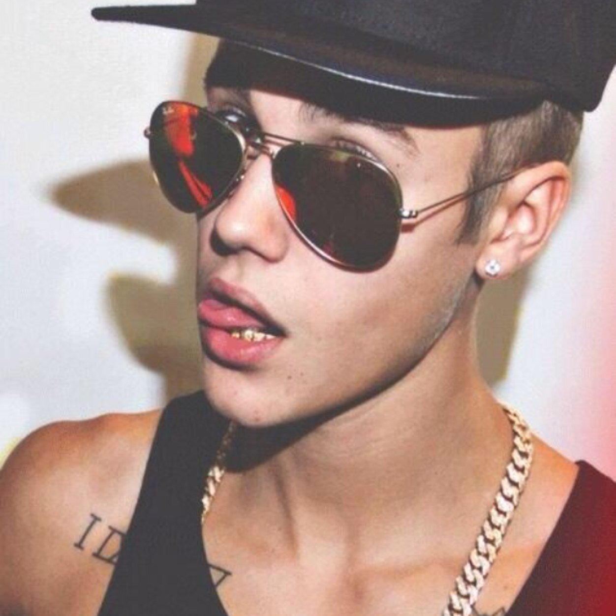 savedhobizzle's profile picture. FOLLOW @hornyonbizzle SHE WILL FOLLOW BACK!!