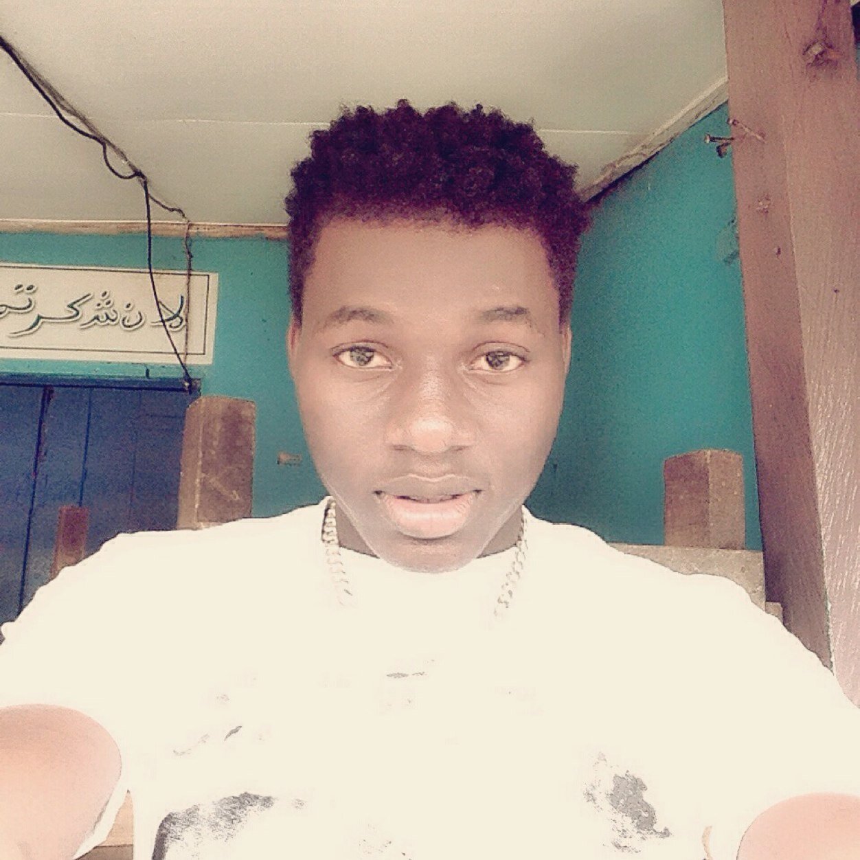 Lacme1Birdman's profile picture. My name is Abdallah am18years Old,I ), , black hair,   I love poetry, books, walks on the beach and cozy candlelight dinners. I enjoy movies, television, music,