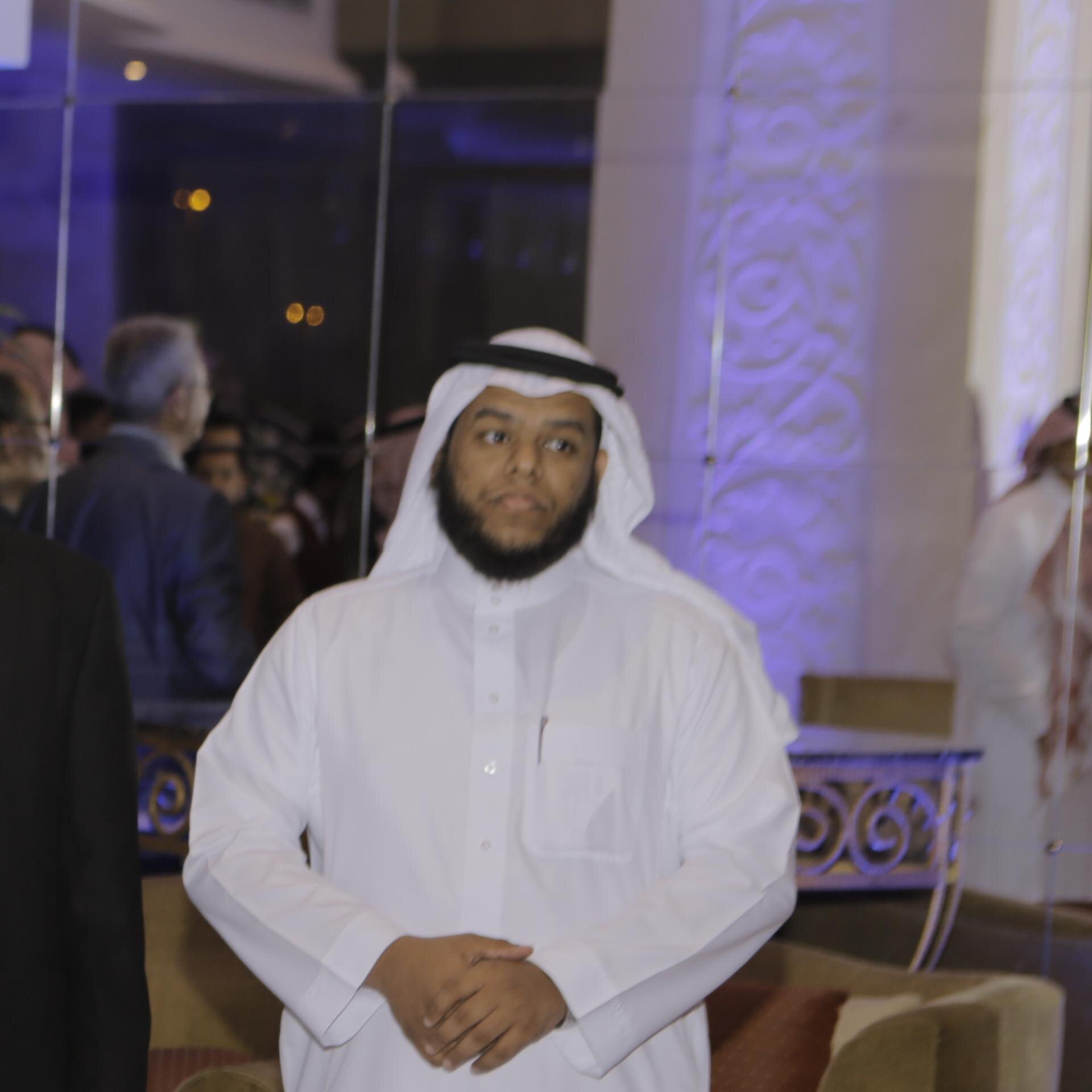 أحاول منذ فترة تغيير شيئين فقط ،، بعض نفسي ،، وبعض العالم ! بسكونْ !! نسبة الإنجاز (٩٤.١٨)٪  ,Coach, Elfen Certified Entrepreneur, HR, ENTP, MIS, KFUPM er