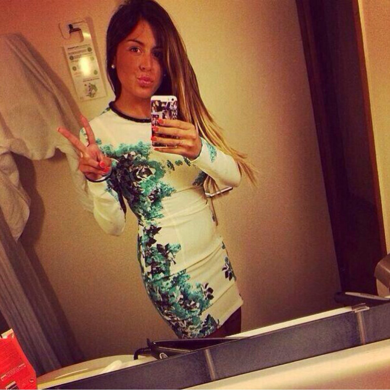 AnaisBisou's profile picture. 