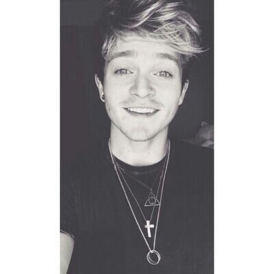 @TheVampsCon followed you