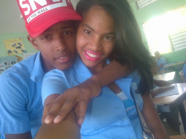♥ Daniela ♥ BFF laa amOo ♫♫↓↓
  Daniela & Adriana ♥☺☺
