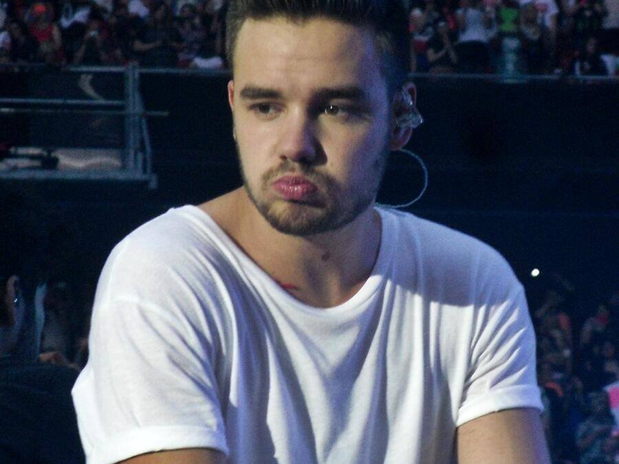 Hey! @ItsSexyNarry gave you a free follow. Please go follow @ItsSexyNarry ifb 100%