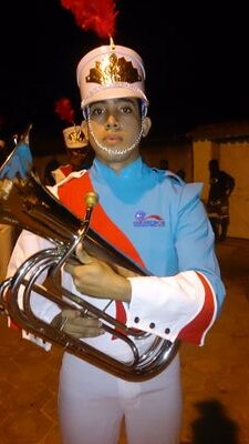 um cara gentil,simpático,e amigo da galera kkk's!