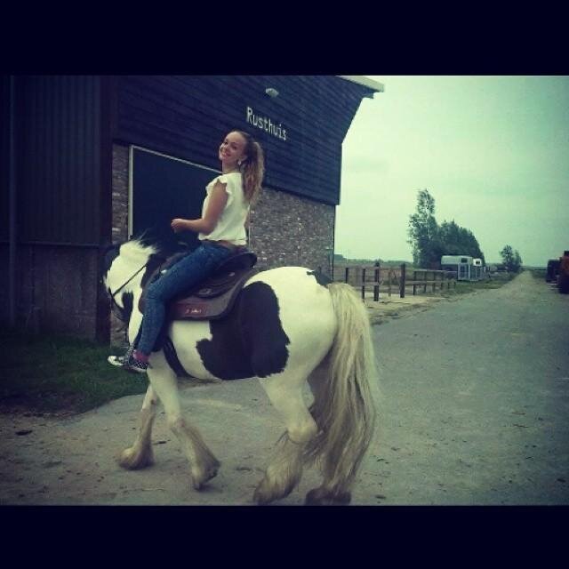 _Hoooiiixoxo_'s profile picture. locked⚫Unfollowers? I've got the app.