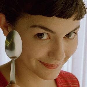 Сонувач,надежен хуманист,меланхоличар.Хороскоп. Леќа и брокула. Носталгија по Скопје. Толкувач на сонови. Барам знаци во се. Вечен трагач. Зелен чај засекогаш.