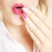 bonjour ,j'ai 14 ans et je suis passionnée de nail art depuis 2 ans, abonnez-vous svp