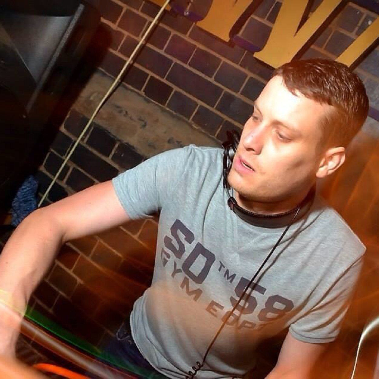 tim_timbre's profile picture. House DJ from Birmingham, UK..In no way is my DJ pseudonym related to wood :) #BCFC #KRO
