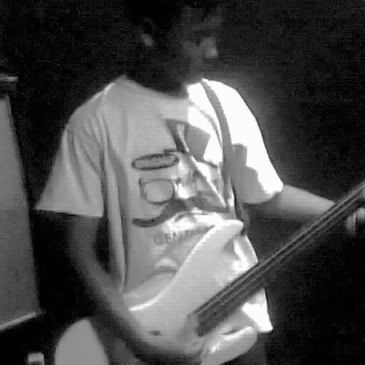 Roni Prakoso, X elektronica A At SMKN 2 BOGOR, Guitarist Hai Venom. Basist di Hot Better Than Cold.