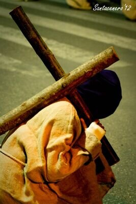 Jóvenes Crofades de Linares. Sí, crofades; has leído bien. Defendiendo nuestra Semana Santa. A veces críticos, pero siempre constructivos. ¡Síguenos! ✞