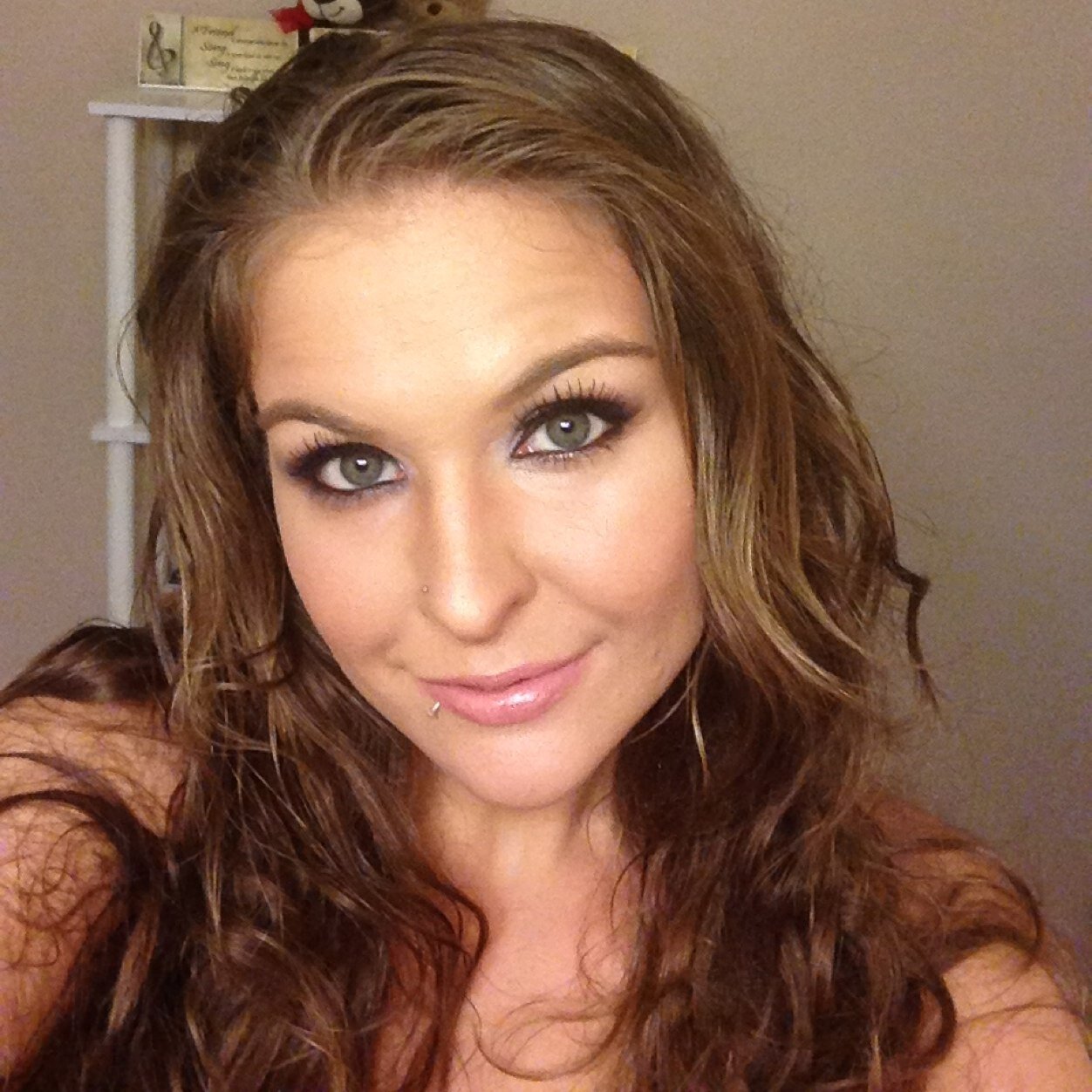 ForniKate6661's profile picture. Aspiring makeup artist. Currently in school. Love music with everything in me!