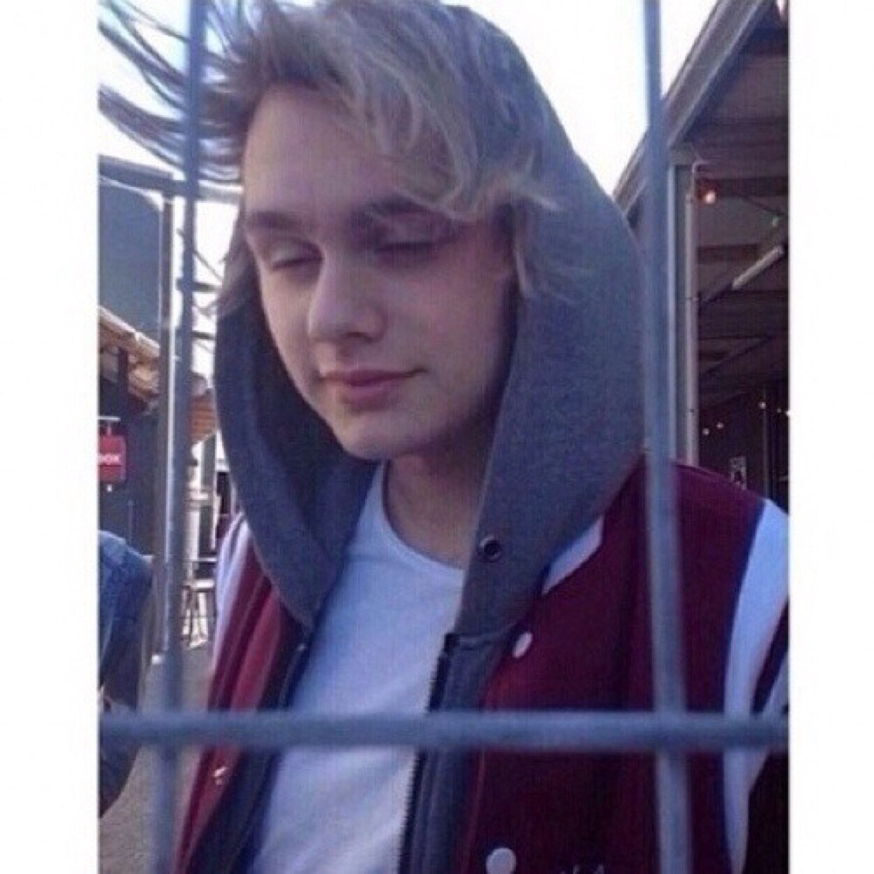 i wanna be with you, i wanna feel ur love