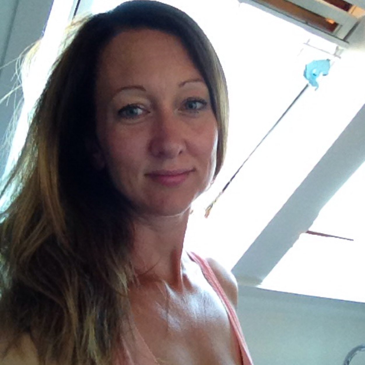 Mor til 3, kaffejunkie og til tider ret uheldig.. Bosiddende i søvnig del af kbh. Skriver om hvad der lige falder mig nærmest og fylder i mit liv