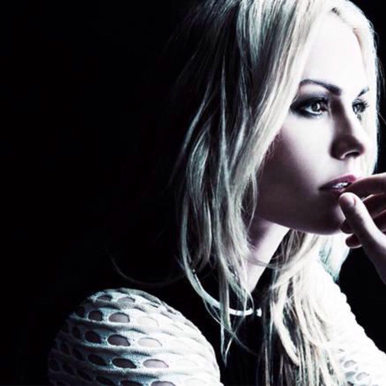 You dont know me. My World is filled with Darkness and with an urge to kill..and thats not even the half of it..|Hybrid|Single| #Stubborn |Good Side:Not Found|