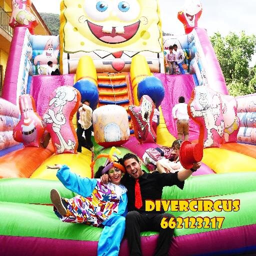 Castillos hinchables, payasos, magos, cómicos, malabares, juegos, bailes, globoflexia, pintacaras, camareros falsos, despedidas y mucho más!! Tfno: 662123217