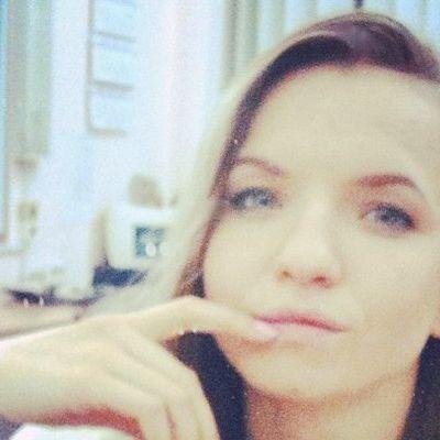 Приветствую. Люблю обговаривать разные события. Стараюсь общаться радостно. Я достаточно интересная по жизни.