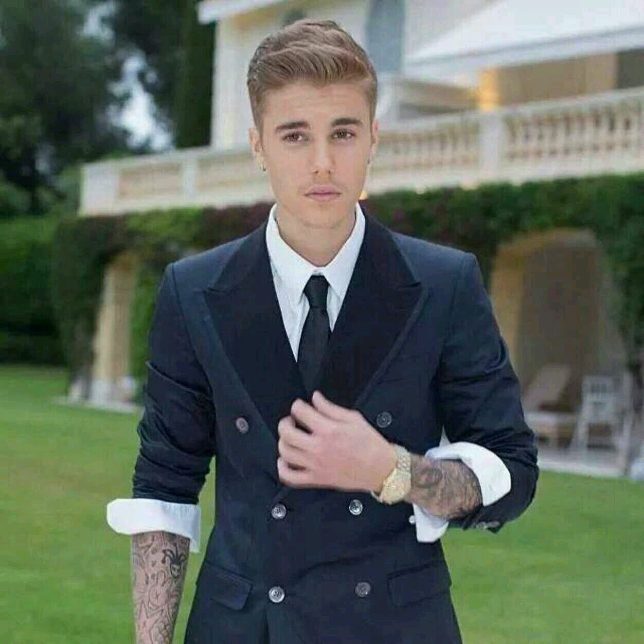 Belieber for life .FOLLOW FOR FOLLOW