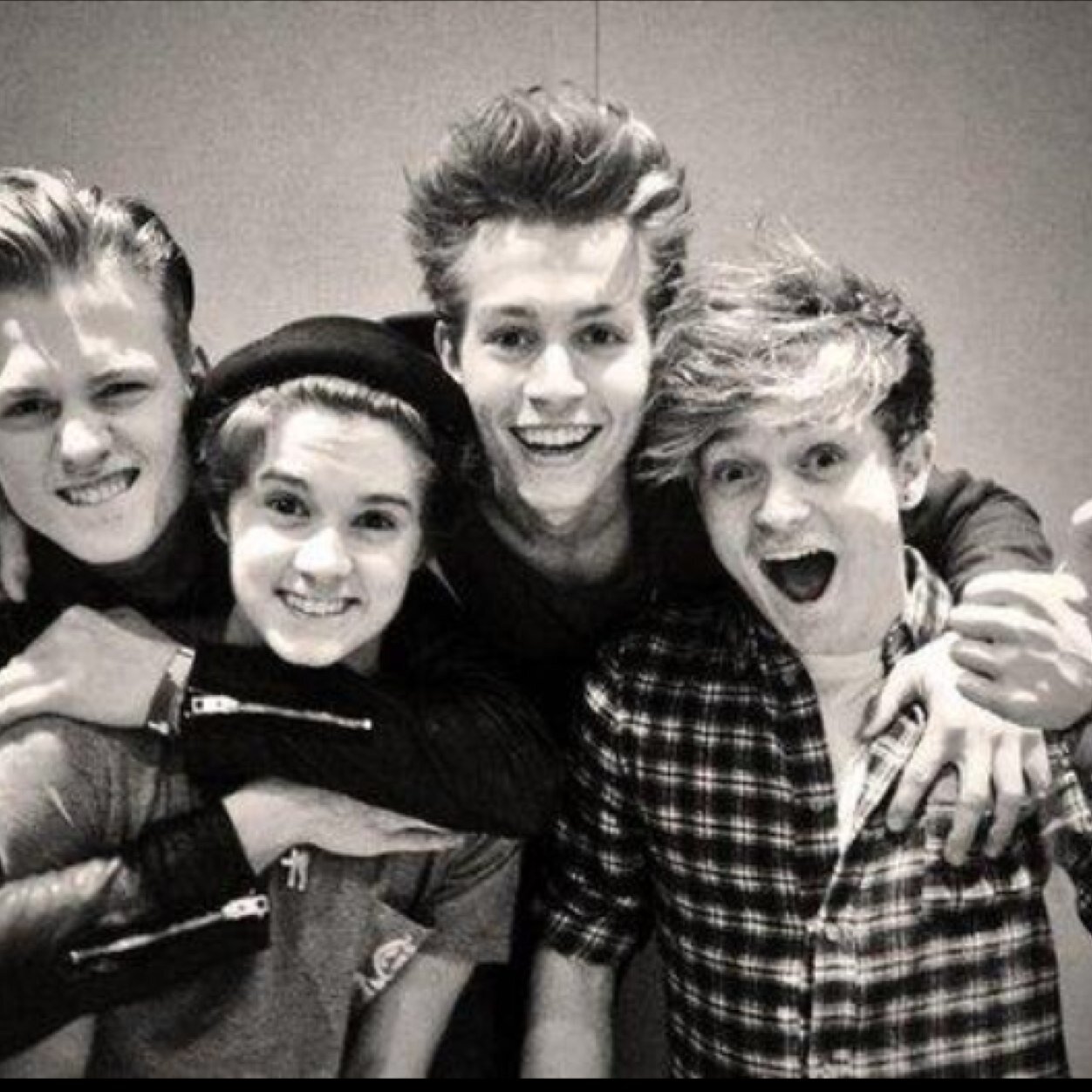 thevamps_chloeX's profile picture. Big fan of the vamps. 
My names chloe i live in oxford. 
I always follow back so follow me.