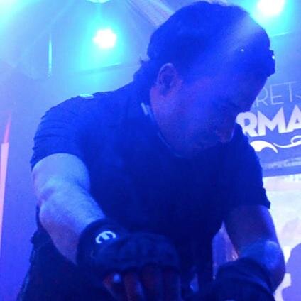 justdeux's profile picture. JD music sounds like modern Kraftwerk & contaminations from '80s, vgames, C64, 8bit sounds, robotic & cyber fx, industrial. FREE ALBUM: http://t.co/NfUnHwuGjj