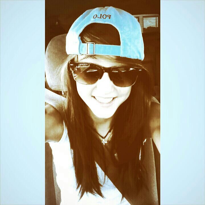•Bethany Dubois.• °17° *April 22* +5'7+