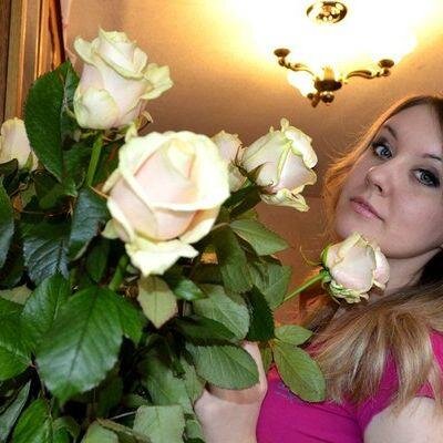 Очень раскрепощенная как человек. Пытаюсь думать не как все. Нравится разговаривать с людьми.