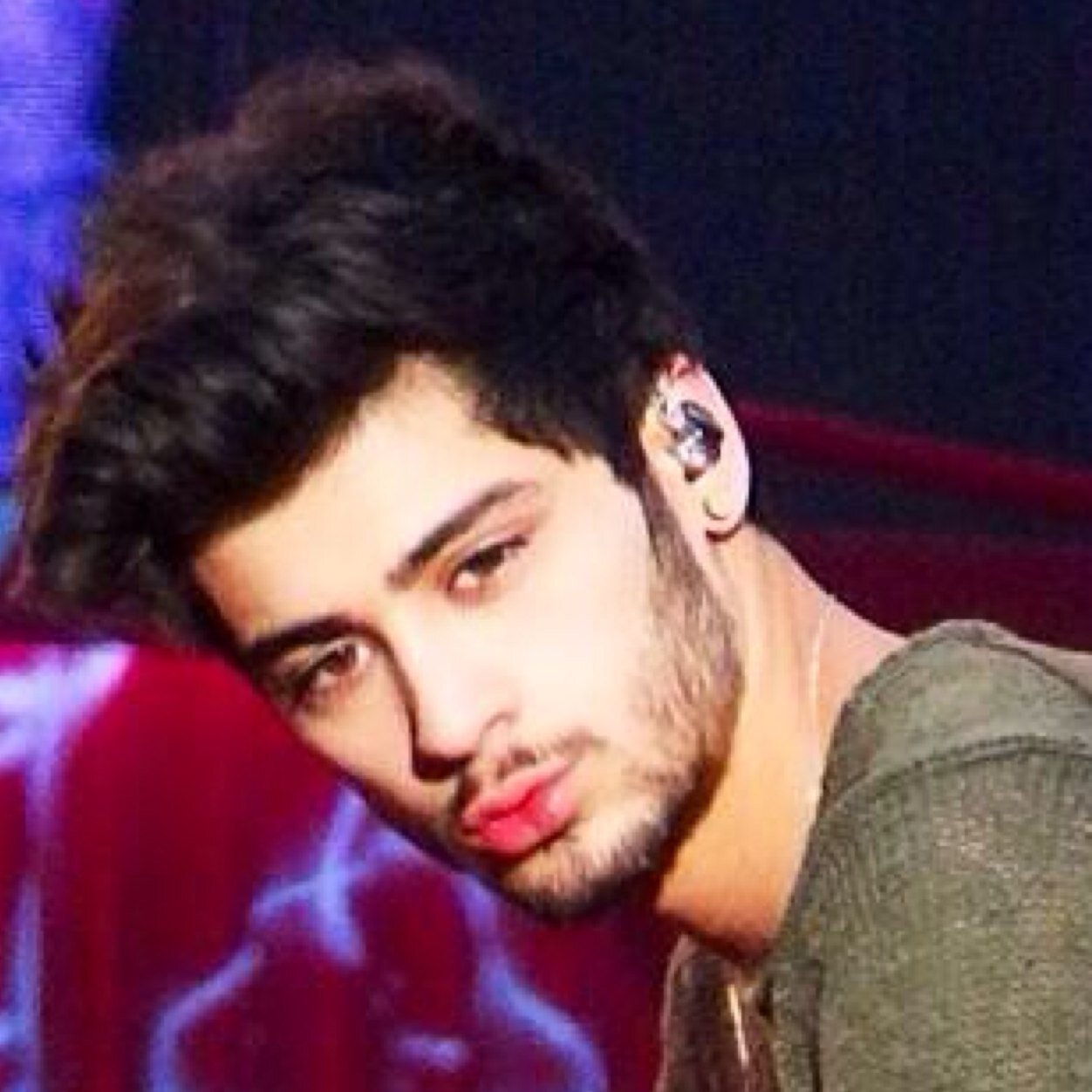 its @LashofZayn here :)