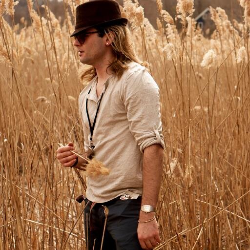 Doug Reed is an Actor, Model, Vocalist, and Voice Over Talent. Doug Reed is available for work, open to travel just about anywhere, and amenable to relocating.