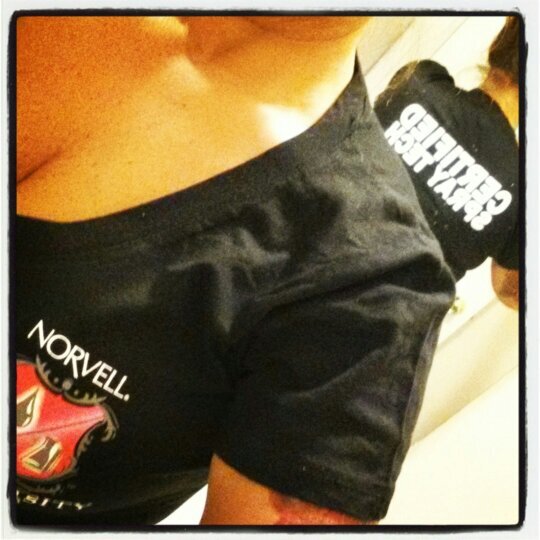 Simply Sunless Tanning provides mobile UV free custom spray tan. (714) 916-8856