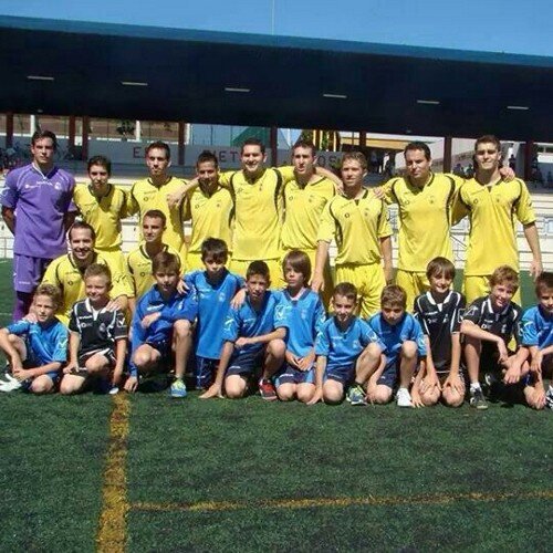 exJugador del EF Siete Picos y exjugador del ad colmenar viejo  y gran aficionado a todo el deporte y en especial a la fórmula uno, 
Coca dep 14/06/2020
