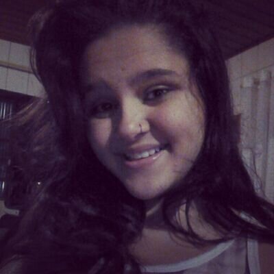 14 anos , sou Flyer , chata e carinhosa *--*