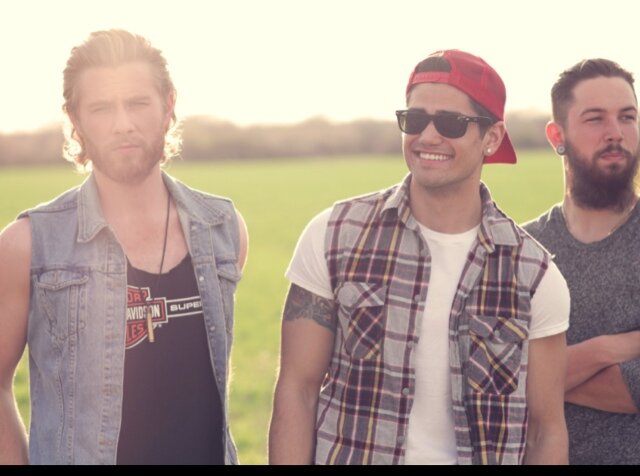 Pop Country group from Michigan creating music to make you smile!
Booking: twentyforseven.bookings@gmail.com Follow! @BlakeTFS @Jivdude @Coreydeluca