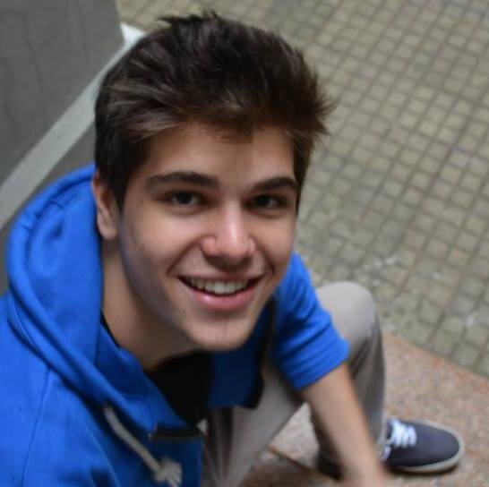 Yo reconoceré al amor de mi vida por sus ojos En realidad observo lo que los ojos traslucen  Dicen que son las ventanas del alma