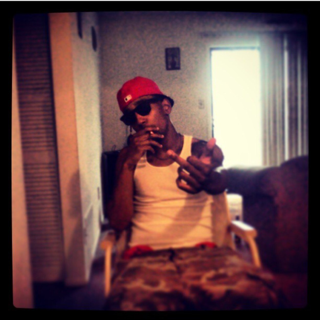 Dont put trust in noone✋, stay sucka free an live ya life! ✌️#DTN FMOI @living2die_dtn