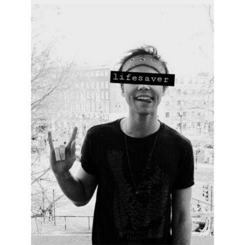 °Directioner,5sos family° Shipping bullshit since 2010.