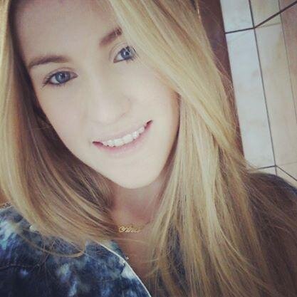 Tu és como o rosto das rosas: diferente em cada pétala... (Cecília Meireles)