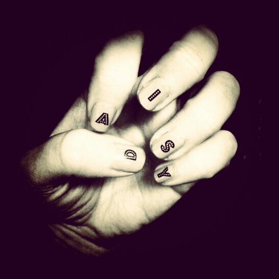 DaisyMatthews's profile picture. Print maker and taker of photos.   Instagram: DAISYBADGES